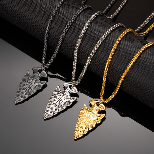Cross-border European And American Hot Selling Viking Nordic Necklace Triangle Compass Compass Titanium Steel Chain Men's Fashionable Cool Jewelry